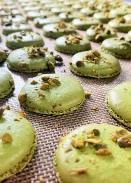 la-patisserie-francaise-macaroons-cakes-pastries