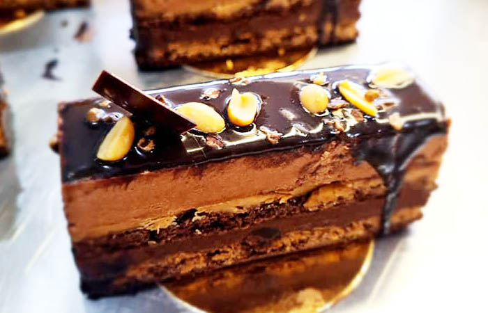 la-pâtisserie-française-cake-choco-nuts